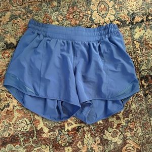 lululemon hotty hots size 8 low rise 4in